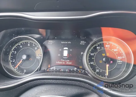 2023 Jeep Cherokee Altitude Lux 4X4 from USA, damaged, VIN 1C4PJMMB4PD110714